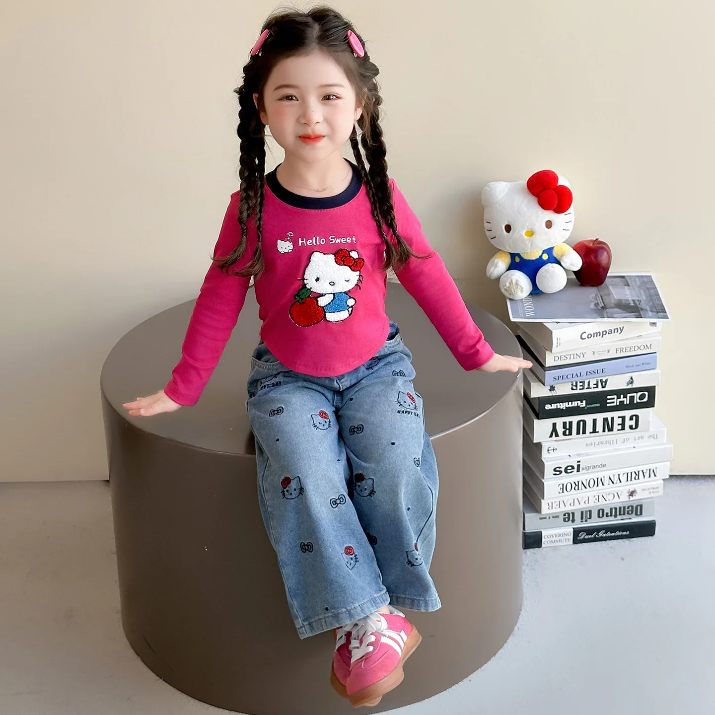 

Anime Girl Set Spring and Autumn Long sleeved T-shirt Jeans Two piece Set Cartoon Cute Hello Kitty Girl New Fashion Casual Set