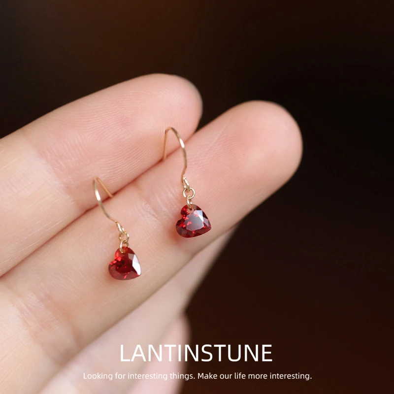 Exquisite Pomegranate Wine Red Zircon Love Heart Dangle Earrings For Women Simple Desin Gold Color Ear Hook Party Jewelry N717