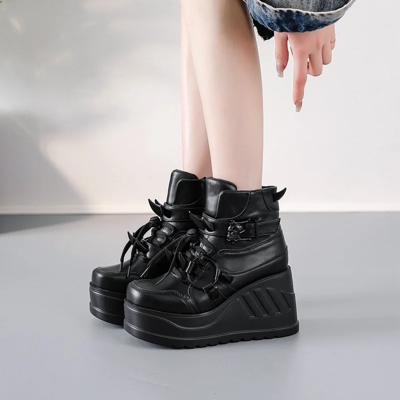 2026 New Thick-soled Muffin Women's Small Height Increase Rivet Punk Slope Heel Single Casual Height Increase Shoes 9cm