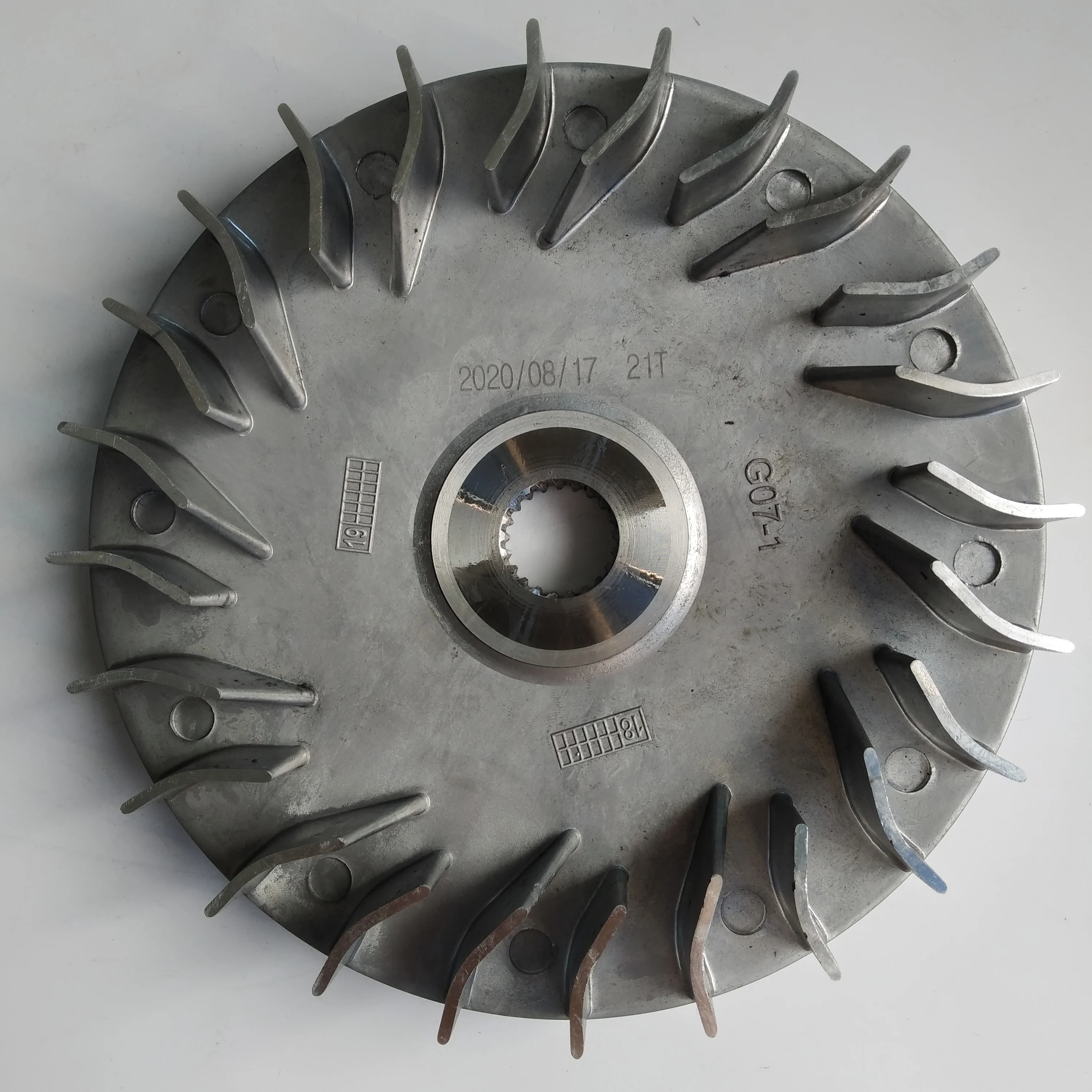 HS400 21T 21-zębowa podstawowa tarcza sprzęgła do Hisun 400CC UTV Wariator sprzęgła Osłona wentylatora 21300-003-0000 21400-F12-0000 — zdjęcie 4
