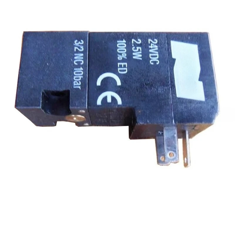 

Textile Machine Solenoid Valve 15MM Pilot Valve DC24V 2.5W 100% ED 3-2NC 10Bar Coil
