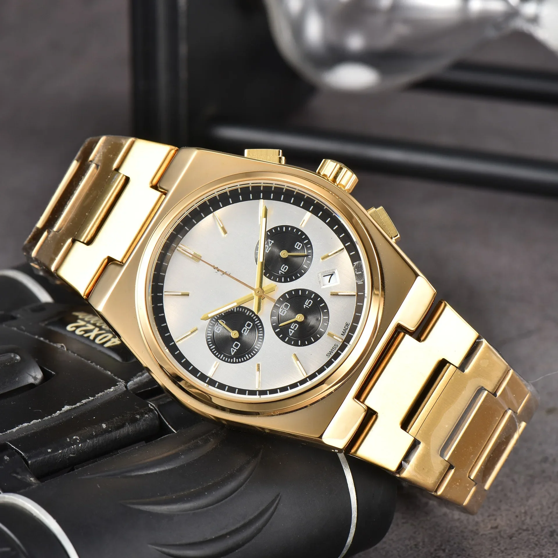 Moda di vendita calda, sport aziendali, orologio classico da uomo di lusso di fascia alta, orologio luminoso con movimento VK multifunzionale Panda Eye