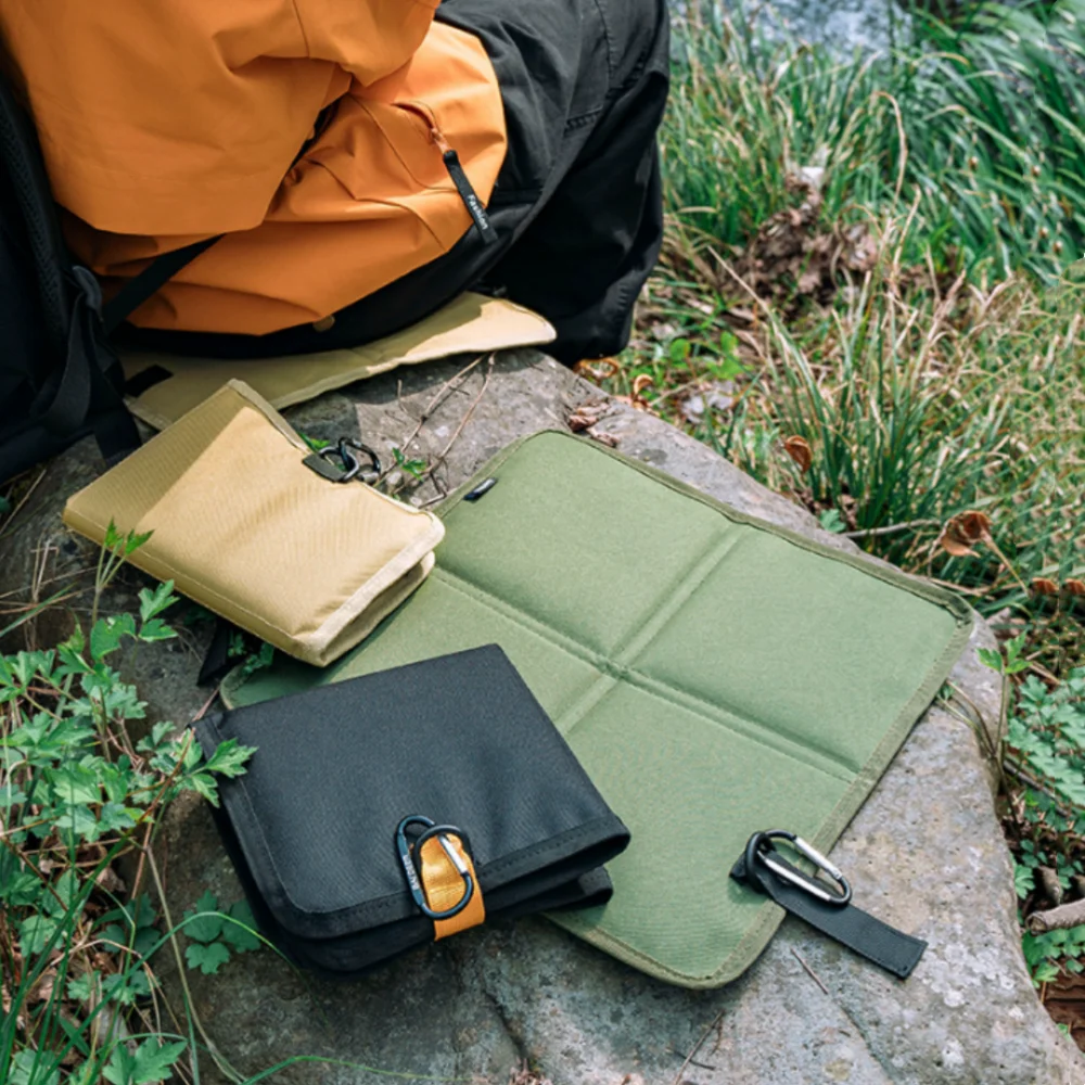 

Outdoor Picnic Camping Mat Foldable Rainproof Sit Pad Waterproof Thickened Beach Seat Cushion Hiking Sitting Pads with Buckle