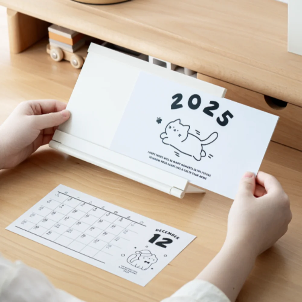 Creative 2025 Cat Desk Calendar Stand Card Insert Design with Base Tabletop Schedule Paper Craft Korean Style Monthly Calendar