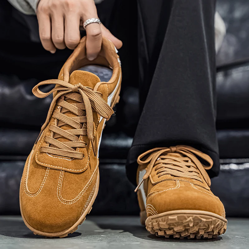 أحذية رياضية جديدة للجري قابلة للتنفس مع نعل سميك لربيع الخريف أحذية رياضية للمشي والتنس أحذية كاجوال خفيفة الوزن للرجال