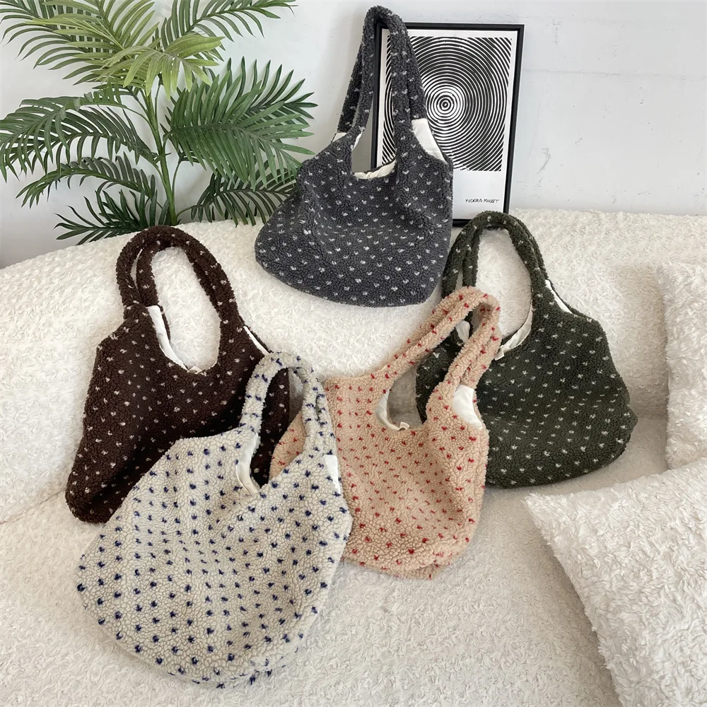 

Новая женская сумка-тоут из овечьей шерсти на осень-зиму, мягкая, легкая, модная, в форме сердца, на плечо, через плечо, на пояс