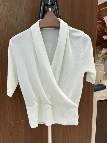 고급 실크 매트 울 니트웨어 브이넥 크로스오버 반소매 여성 셔츠 캐주얼 스타일 여름 땀 흡수 레귤러 핏