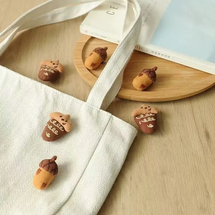 Brooch Fabric Embroidered Cotton Filled Pinecone Shape Fresh Forest Cute Cartoon Lightweight Small Mixed Color Bag Accessory Pin