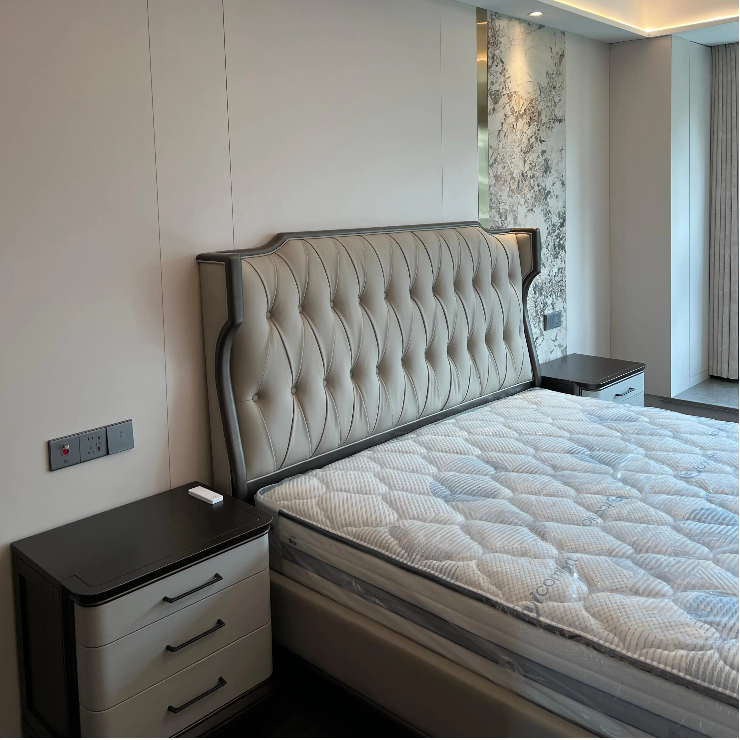 Nordic Style Wooden Wardrobe with Quiet-Sliding Rail and Heavy-Duty Load Capacity for Bedroom Villa Apartmentpromote sales