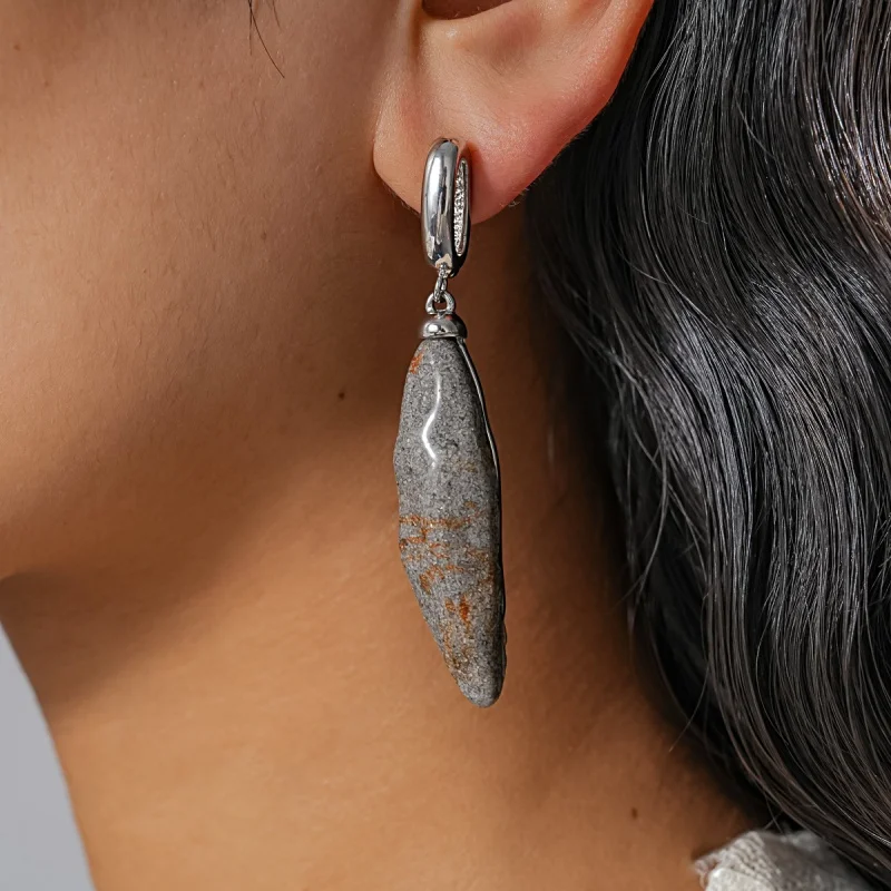 Women Neutral Landscape Grain Mineral Dangle Earrings Glossy Silver Curved Huggie Top Long Blade Pendant Trendy Resort Accessori