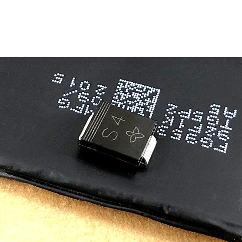 (50pcs) SS34-E3/57T  SS34-E3 (Marking S4) SMC (DO-214AB) 3A 40V Schottky diode