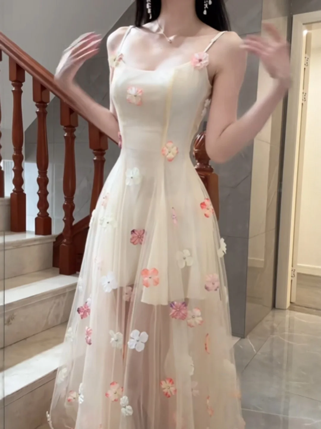 

Elegant Summer Fairy Long Dress Slimming Waist Design Unique Mesh Material Beautiful Floral Embroidery High Waist A-Line Silh...