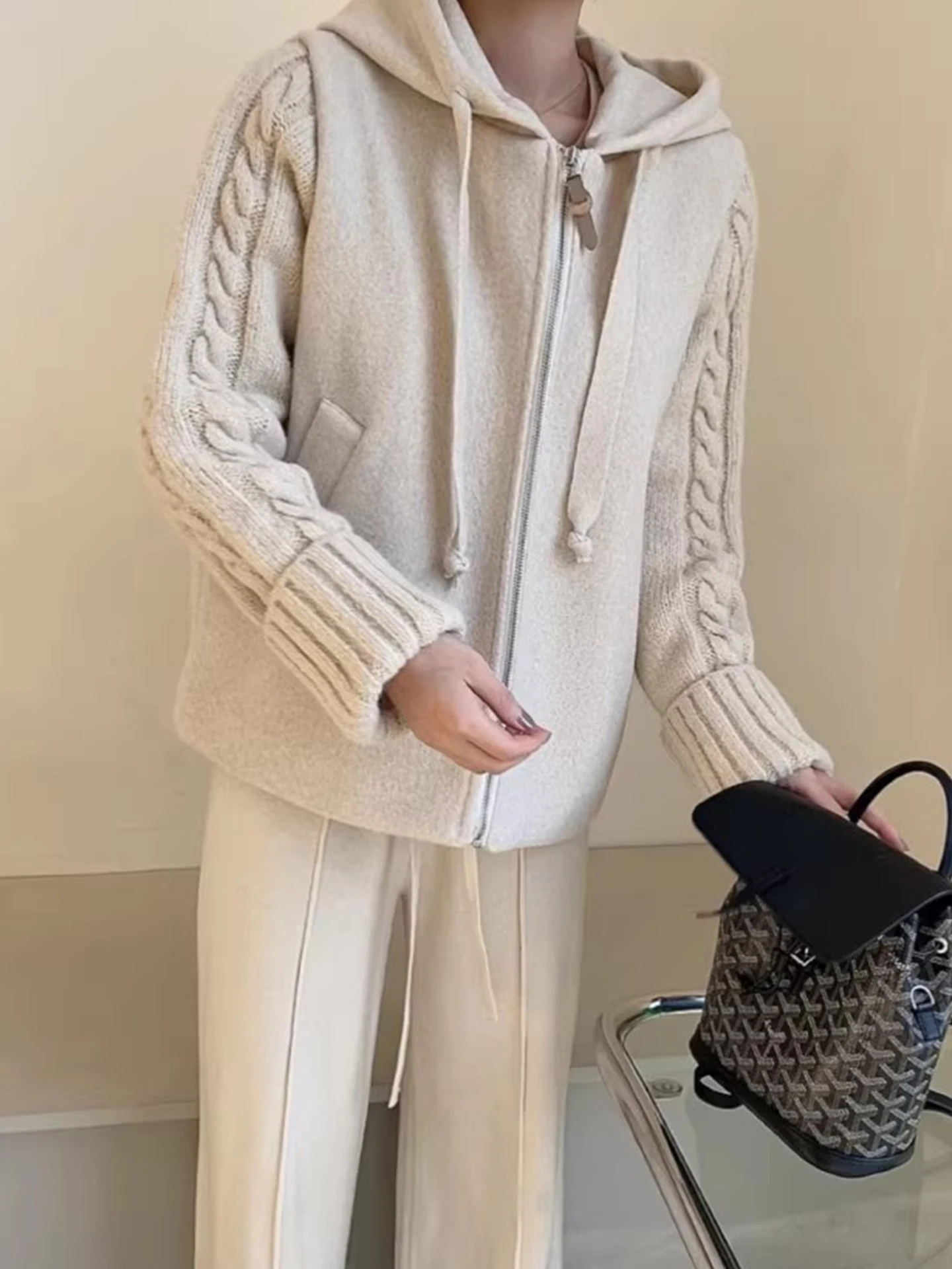 معطف نسائي طويل غير رسمي بقلنسوة من التويد معطف نسائي فضفاض مناسب للشتاء تصميم جديد Sle مزيج من القطن المرقعة