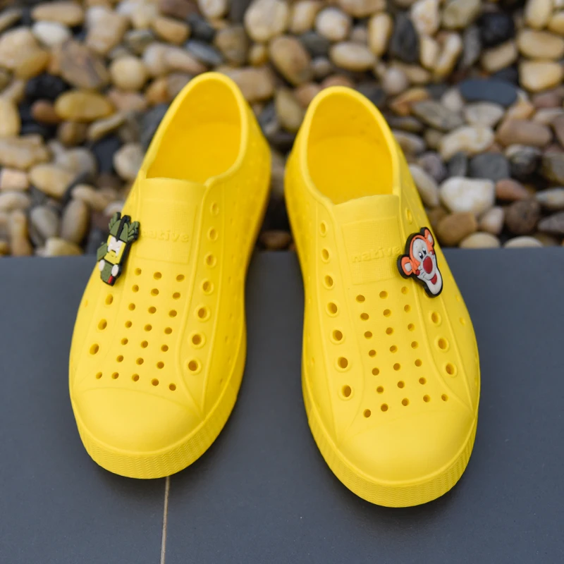 Summer Children Sandals Boys Cave Shoes Girls Garden Clogs EVA Lightweight Outdoor Kids Beach Sports Water Shoes Unisex Slip-On