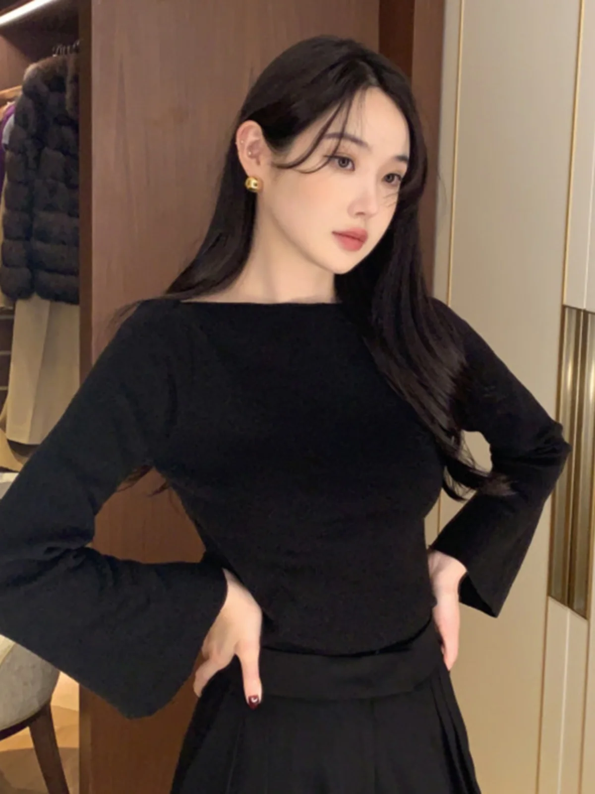 Slim Fit Stripe Design Knit Sweater Chic round Neck Color Block Bell Sleeve Korean Style Long Sleeve Winter Top for Women view 4