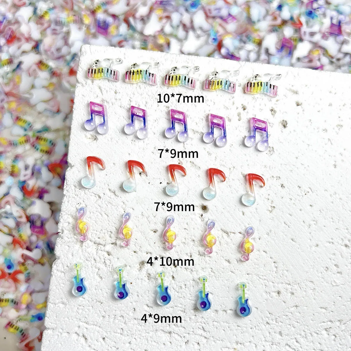 신기한 발광 음악 노트 피아노 키 레진 네일 참 창의적인 그라데이션 컬러 기타 네일 아트 장식 DIY 네일용