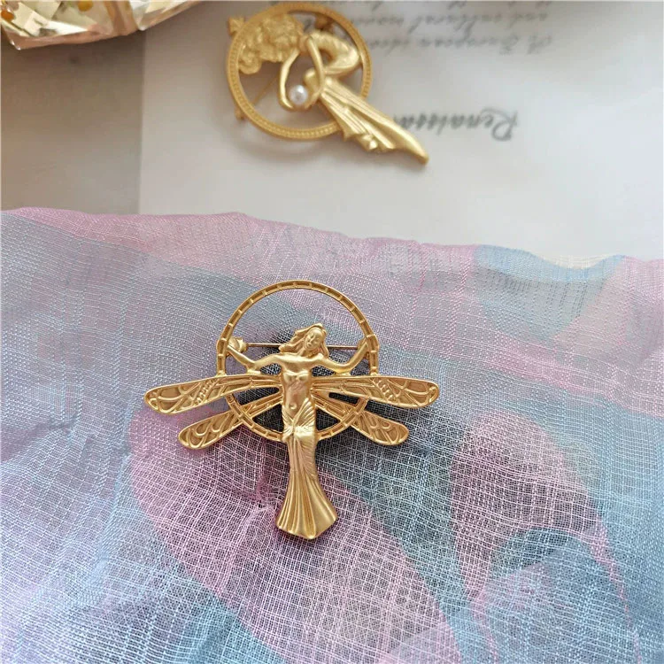 Retro Baroque Creative Metal Badge Angel Wings Men's Fashion Accessory Lapel Pin Personalized Stylish Fashionable Trendy