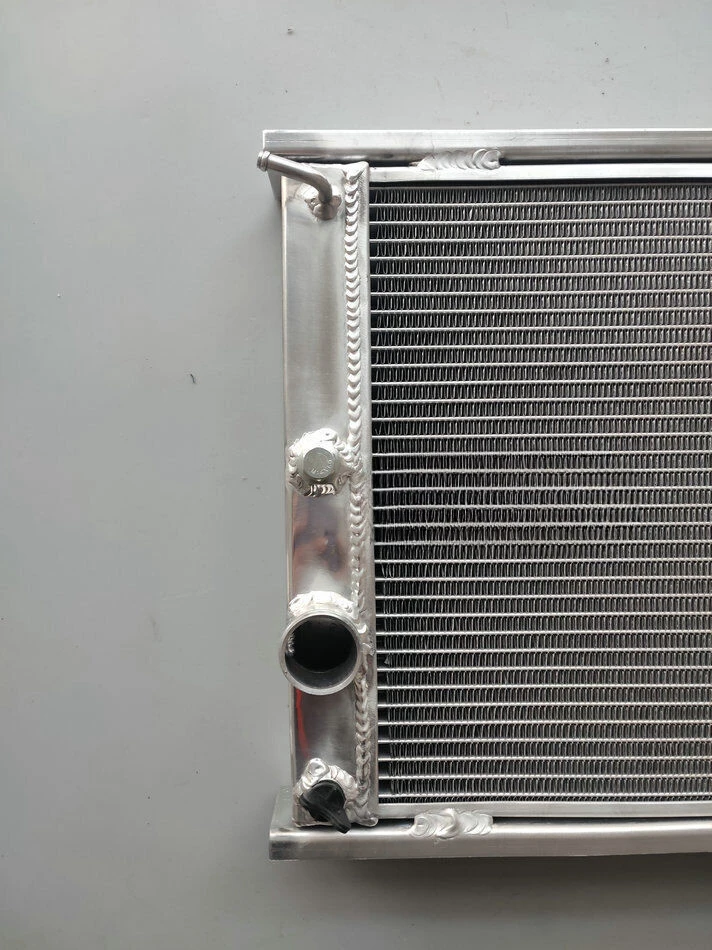 Aluminum Radiator for 1979-1988 Alfa Romeo Alfetta GTV6 2.5L 160HP 1980 1981 1982 1983 1984 1985 1986 1987