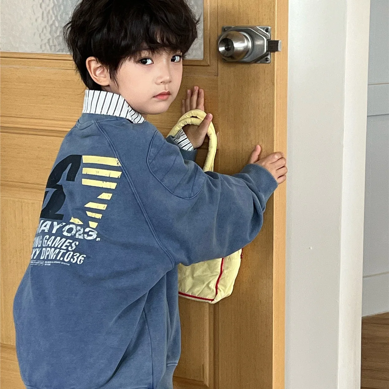 

2025 Autumn Children's Clothing Long-sleeved Sweatshirt Shoulder Patch Retro Loose Boys' and Women's Western-style Sweatshirt