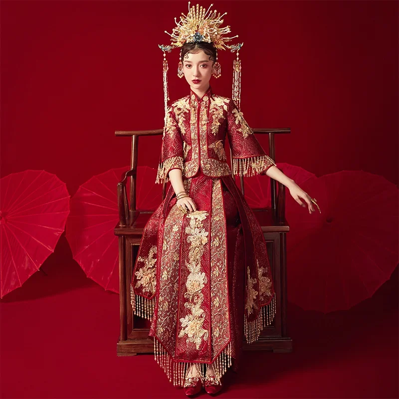 

Modern Cheongsam High Quality Red Long Qipao Traditional Bride Embroidery Tassel Dragon and Phoenix Gown Oriental Style Dresses