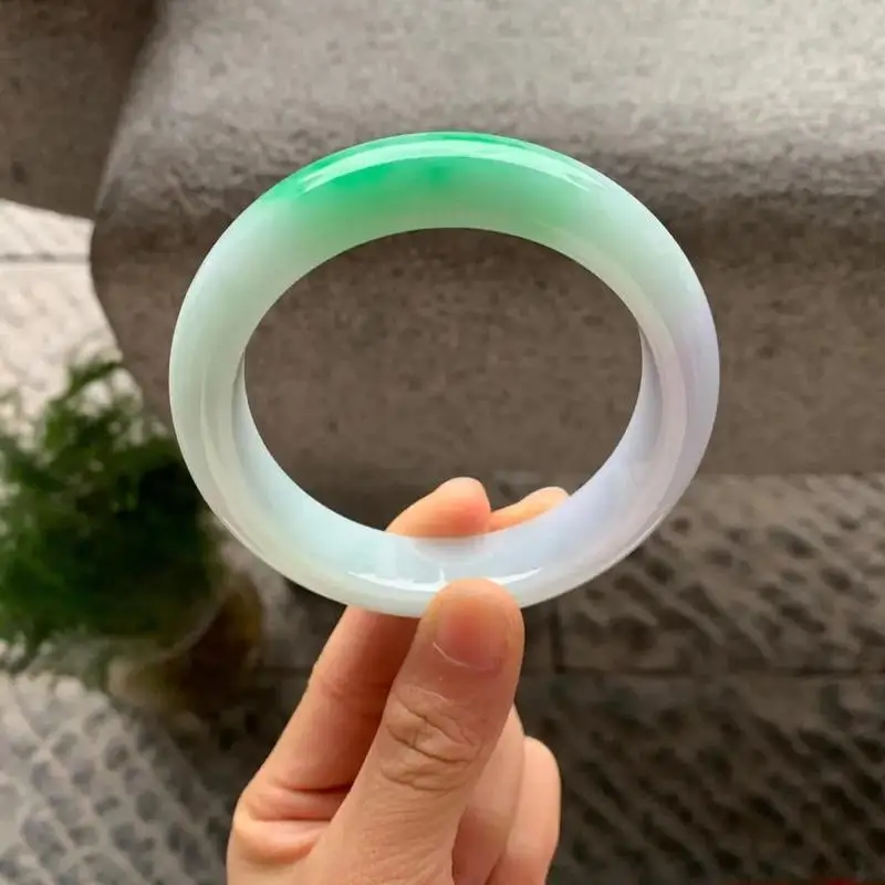 Jadeite bracelet with floral patterns, mountain and half water
