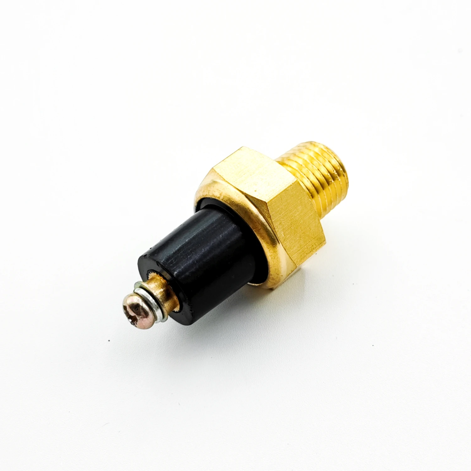 Engine Oil Pressure Sensor for Stels 500 Kazuma ATV K/GT Jaguar 500cc Panda 500cc C500-8302072 LU052314