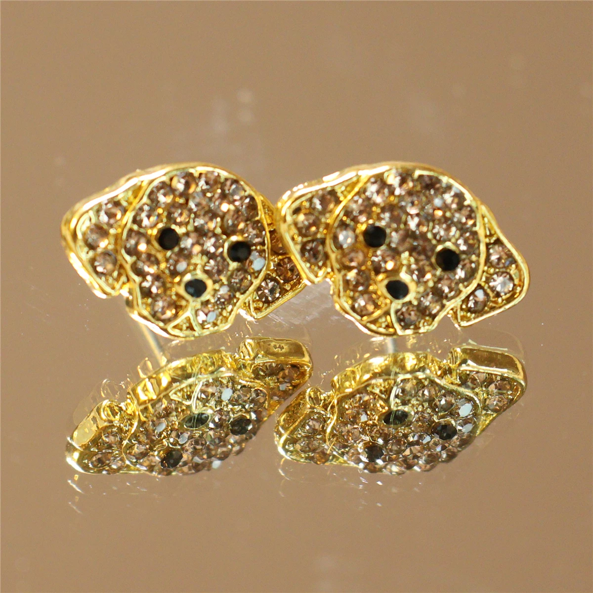 Creative Cute Golden Labrador Retriever Stud Earrings for Women Exquisite Pet Puppy Earrings Jewelry Holiday Gift for Dog Lovers