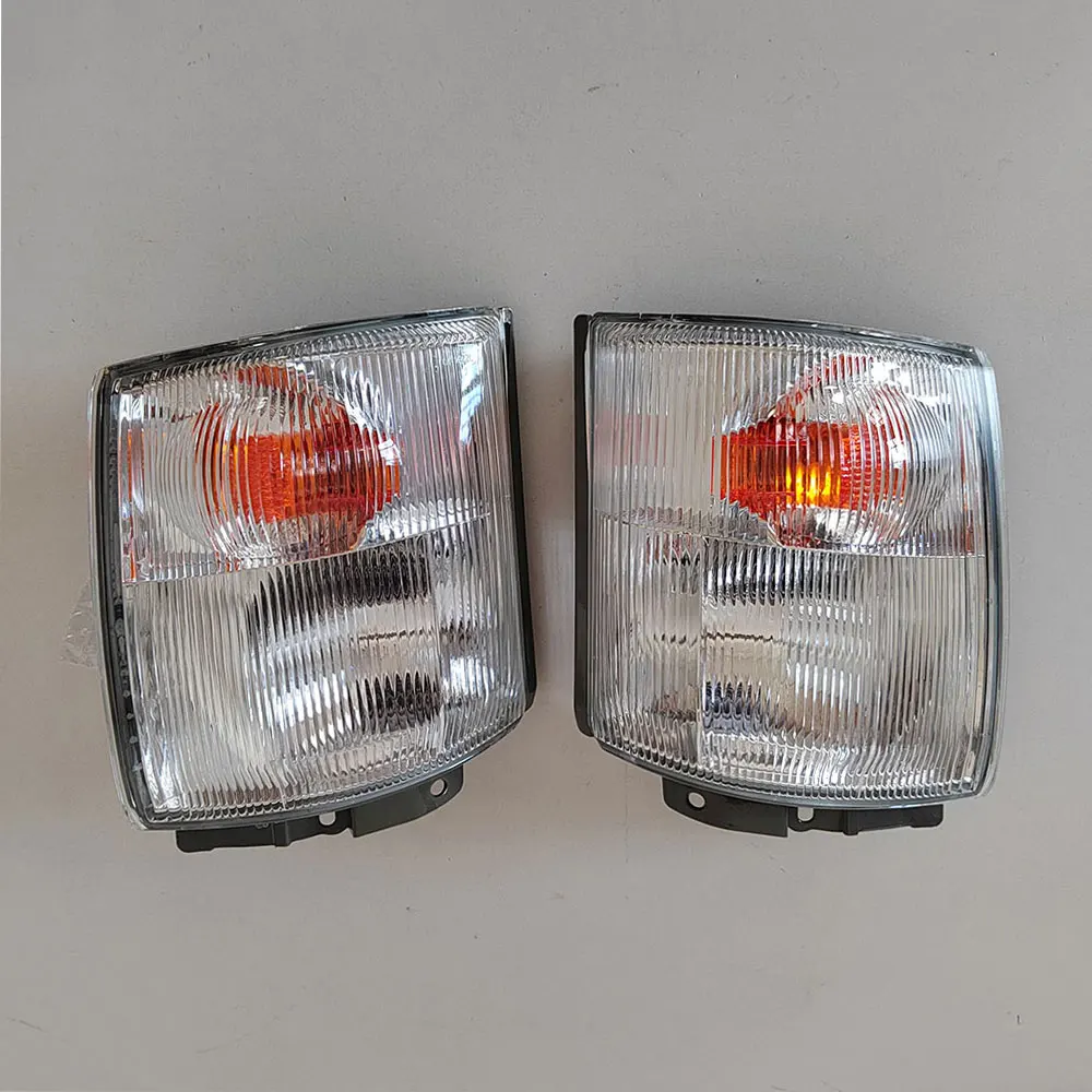 

A Pair Car Front Turn Signal Light Corner Lamp 81611 25010 81621 25020 For Toyota Dyna XZU 1999 to 2003