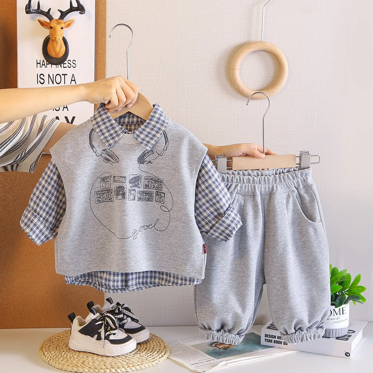 韓国ファッションボーイズアウトフィットセット2026春秋ベビー服0-5歳ベスト-チェックシャツ-パンツ3点セット子供服