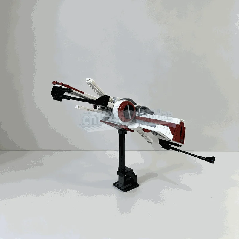 579PCS Futuristic Triple Cockpit Space Fighter Building Blocks Sci Fi Starship Model DIY Assembly Creative Desktop Festival Gift