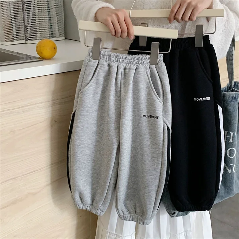 الأولاد الشتاء زائد المخملية السراويل الجديدة للأطفال رسالة فضفاضة السراويل الخريف موضة الدافئة Sweatpants 2025 في سن المراهقة قيعان غير رسمية