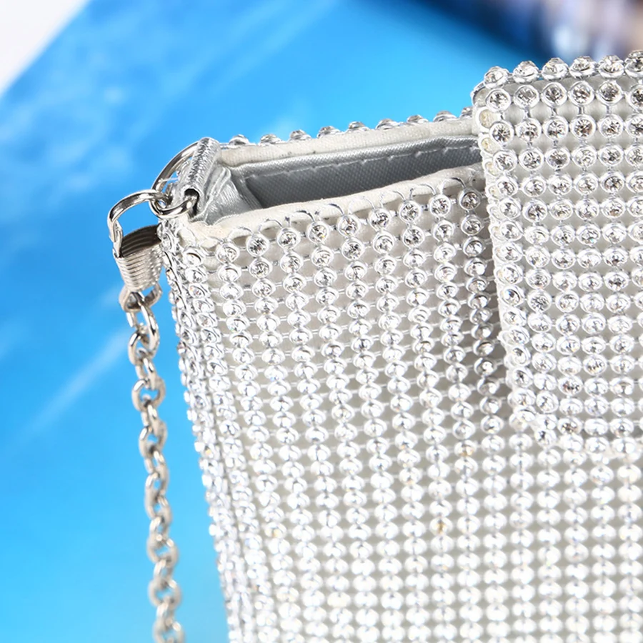 Shiny rhinestone mobile phone wallet, metal chain shoulder lipstick mini bag, dinner party dinner bags,solid color messenger bag