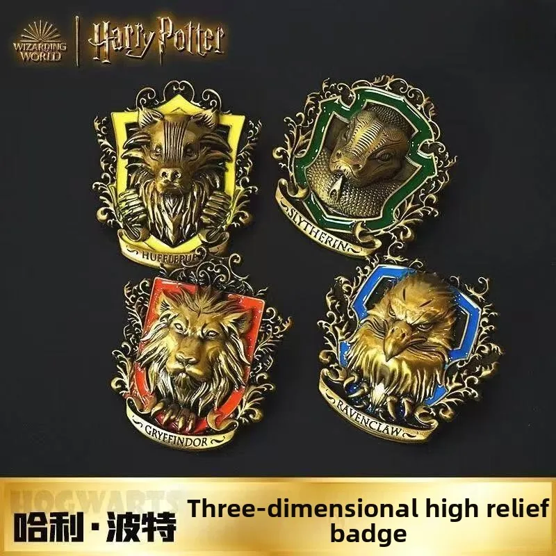 Insignia colaborativa de Harry Potter, accesorio con relieve 3D de la Casa del León, Gryffindor, Slytherin, broche conmemorativo