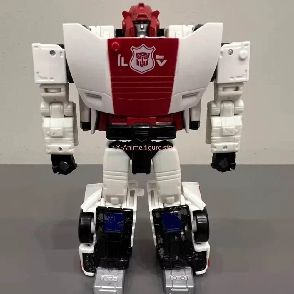 متوفر في المخزون حرب هاسبرو لـ Cybertron Siege المستوى المحسن D الأحمر تنبيه روبوت أوتوبوت عمل الشكل KO التحول لعبة الصبي هدية