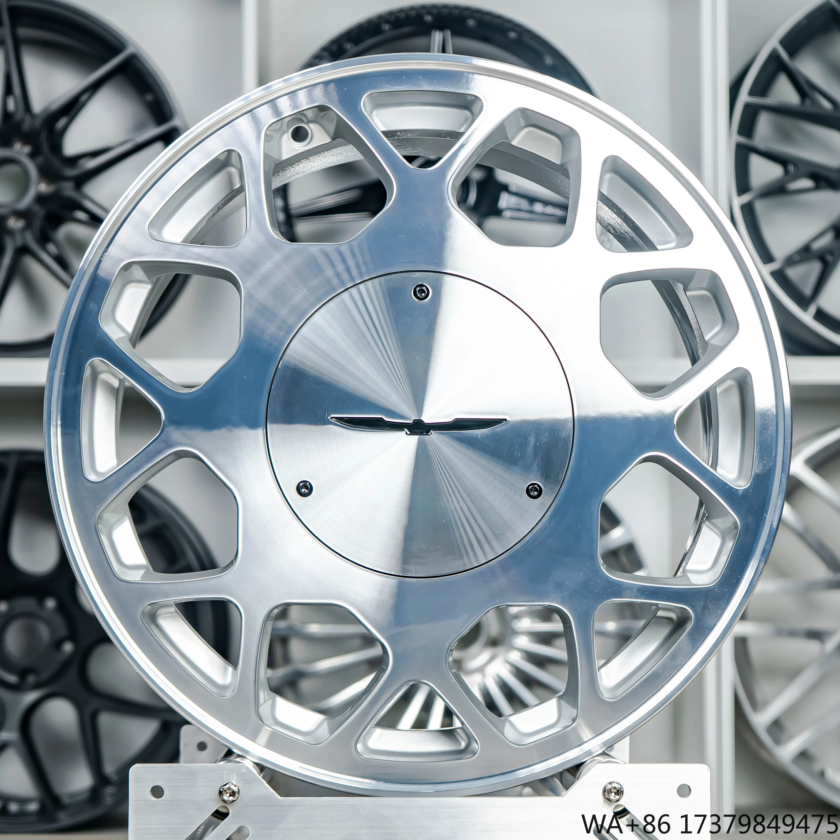 

Индивидуальная моноблочная обрабатываемая серебряная лицевая панель с супер огромной центральной крышкой, кованое колесо для Ford Thunderbird