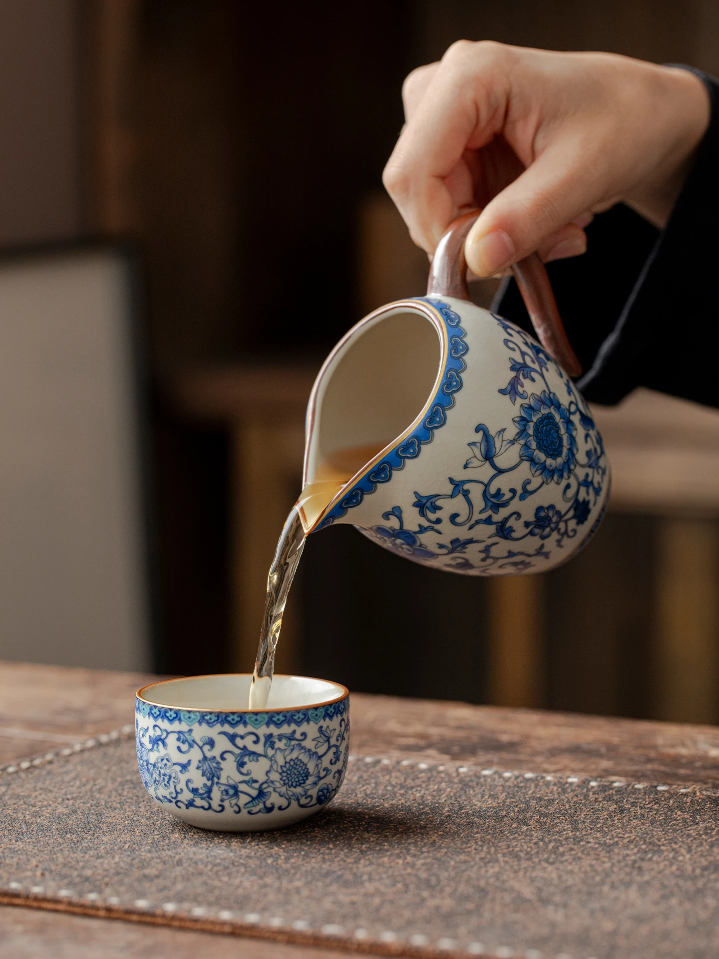 Blue-And-White Cerc… - image