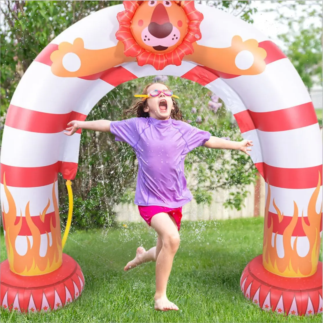 Manufacturer's new PVC inflatable lion sprinkler arch outdoor sports lawn water game mat, children's toys