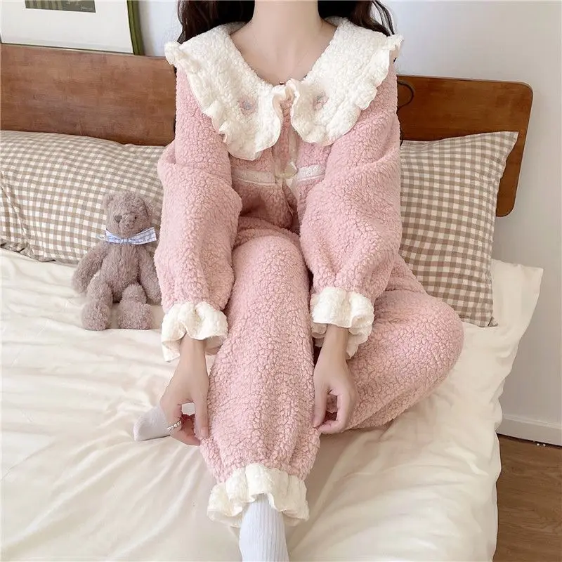 Short Princess Style Doll Collar Coral Fleece Pajamas Flannel Home Suit Set for Winter