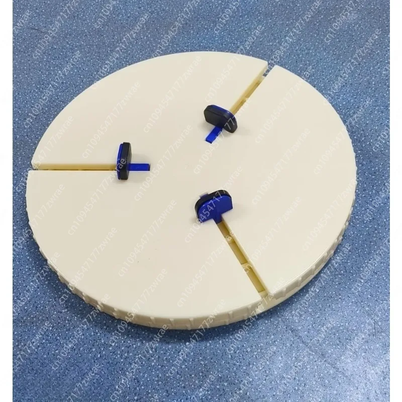 

The triangular clamp is a perfect tool for shaping pottery. It is an automatic centering tool for shaping the pottery