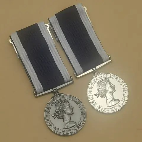 Elizabeth II Commemorative Medal British Badge Brooch Navy For Long Service and Good Conduct Home Decoration Reproduction