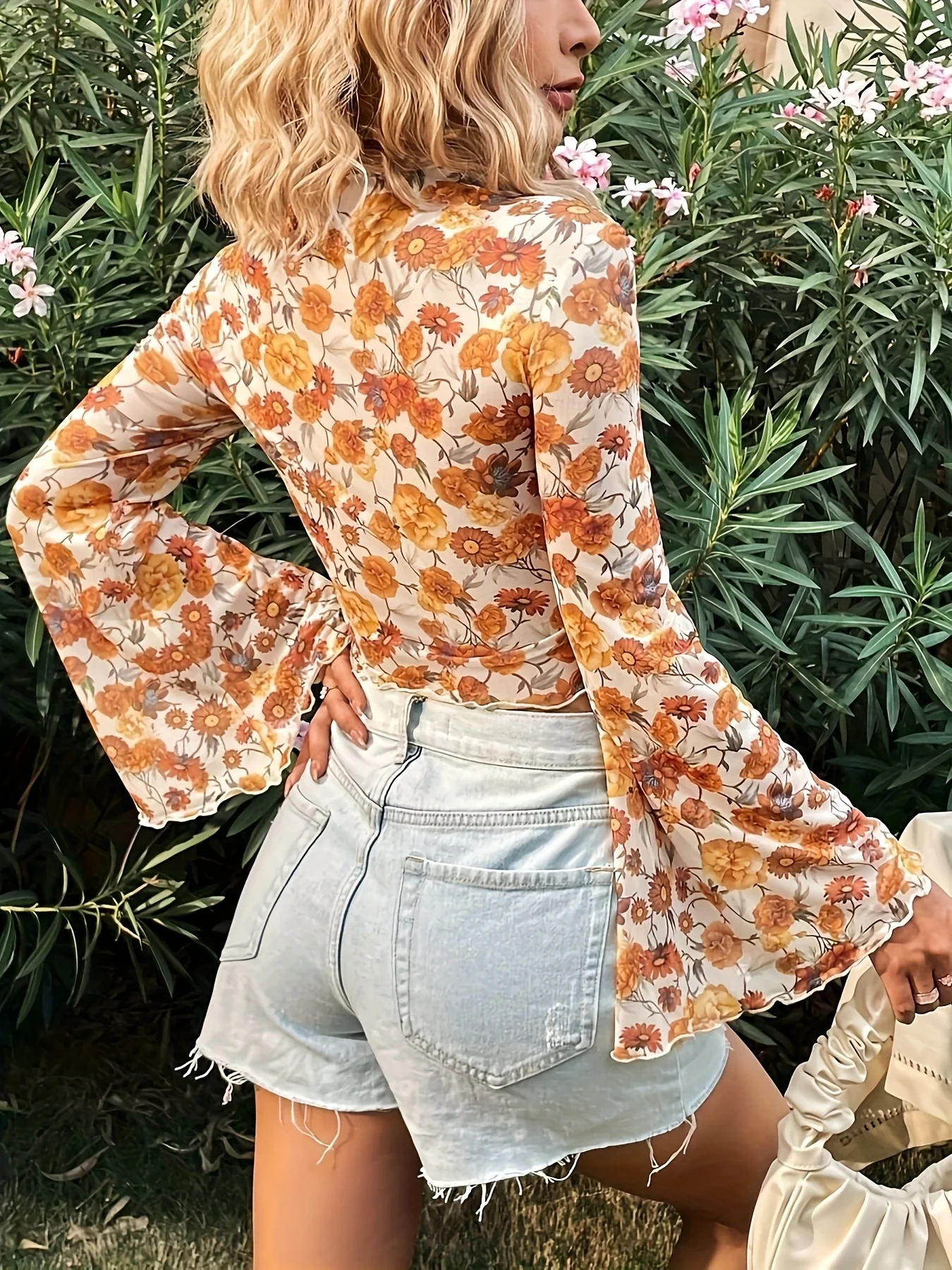 Women's New Four-Season Style Stand-Up Collar Floral Print Bell-Sleeve Long-Sleeve Top