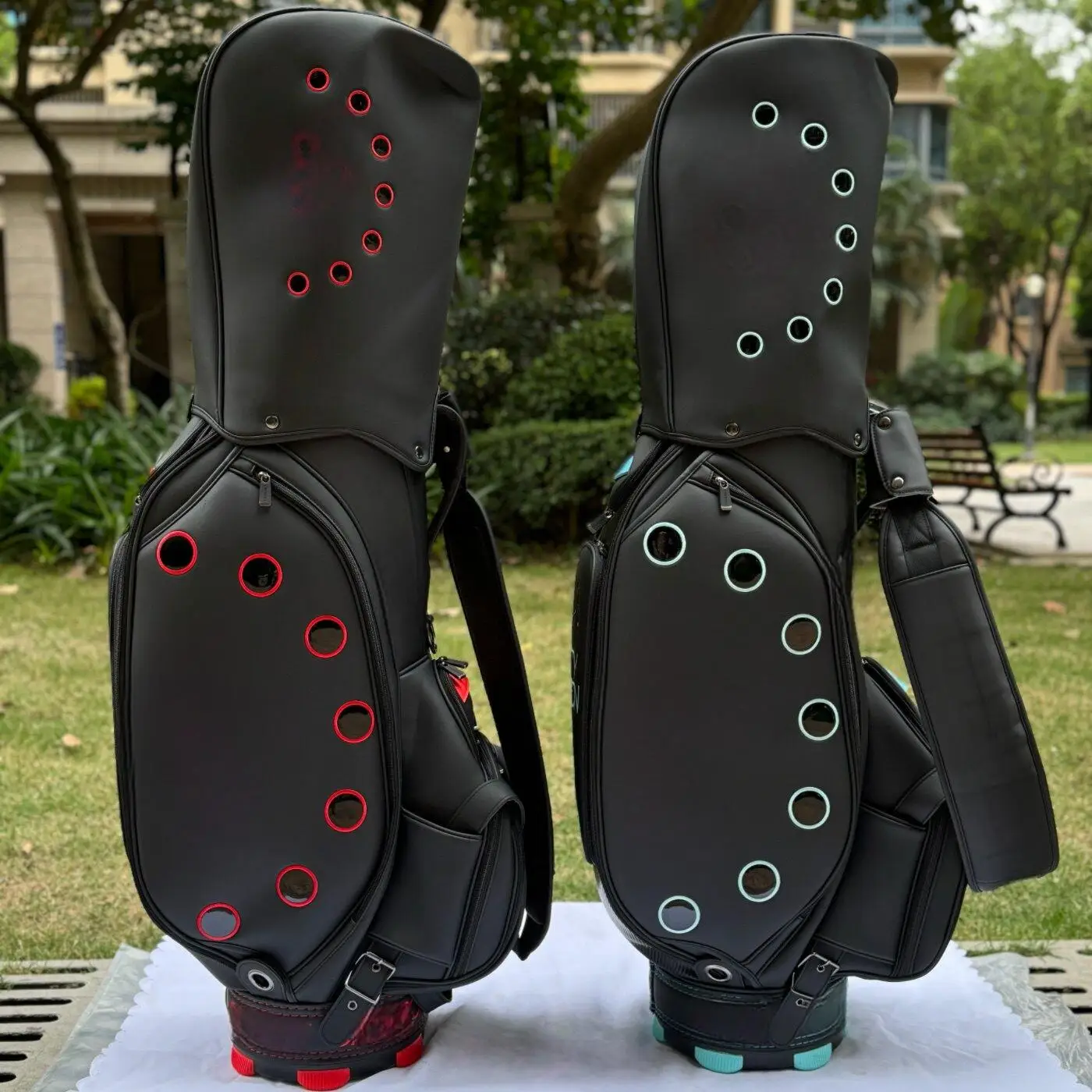 

Men's Waterproof PU Golf Club Bag – Fashionable Classic Professional Stand Bag for Course