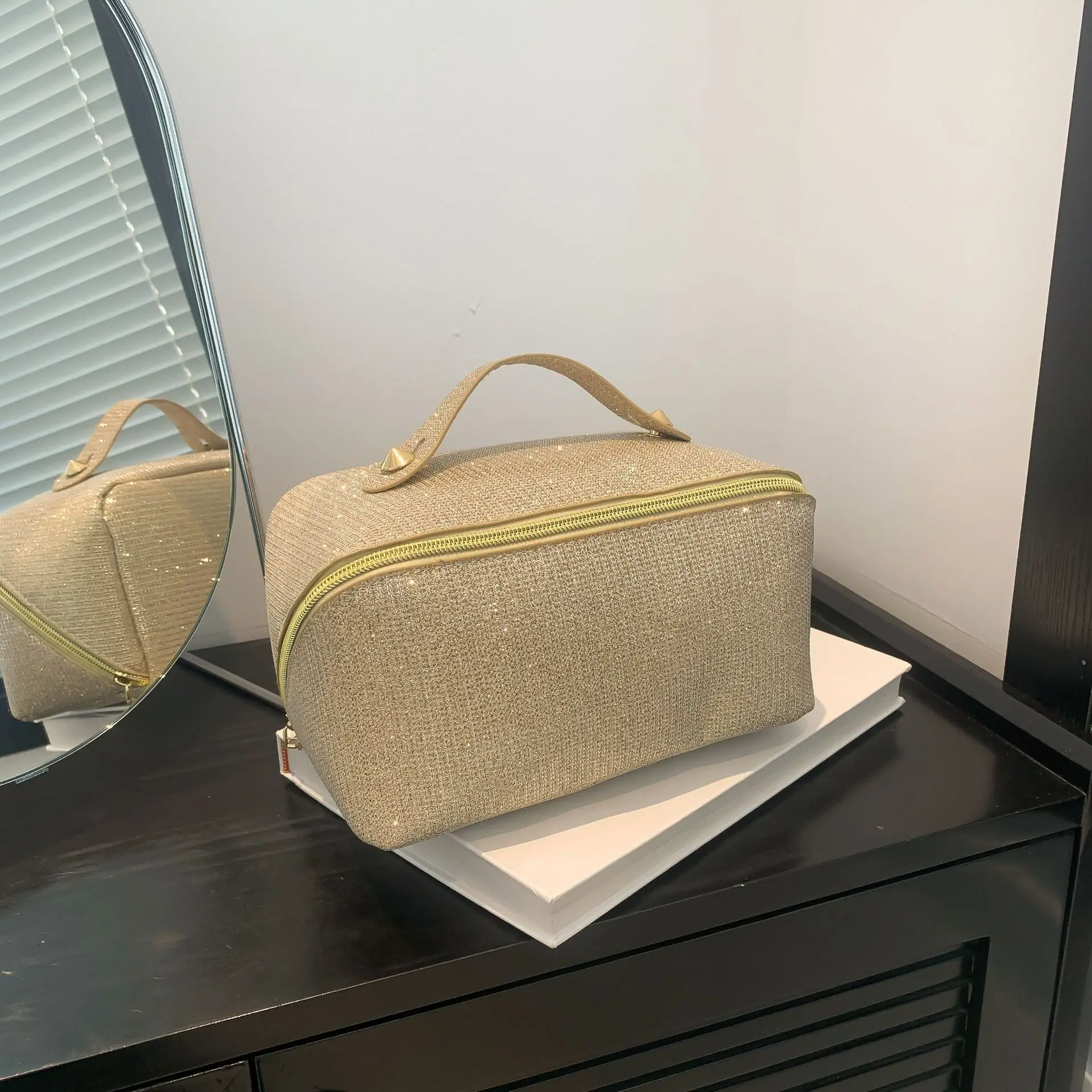 2026 New Shiny Women Makeup Bag Light Luxury Portable Large Capacity Cosmetic Bags Simple Fashion Solid Color Travel Handbags
