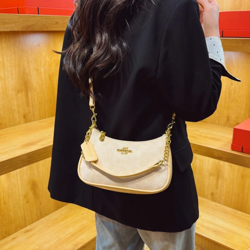 Classic Style Printed Chain, Elegant Small Clutch Bag, Versatile and Fashionable Crossbody Bag Design. Style: Yellow/Pink image 6