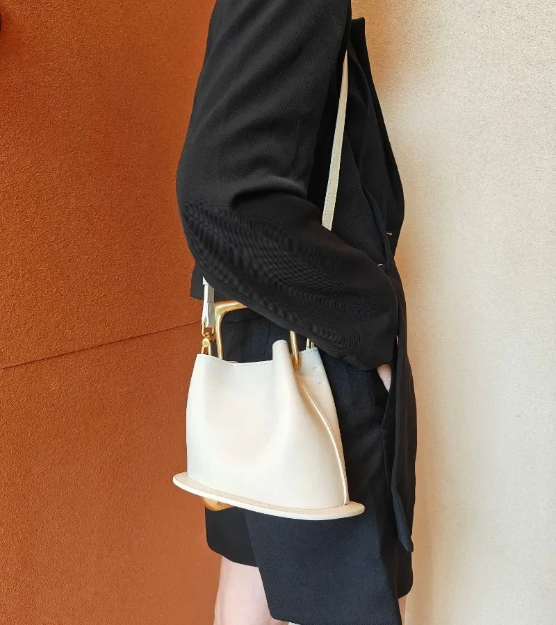 Commuter Tote Bag Bucket Bolsas Mujer Shoulder Crossbady Bags for Women Personality Basket Sac Femme Advanced Sense Bolsos