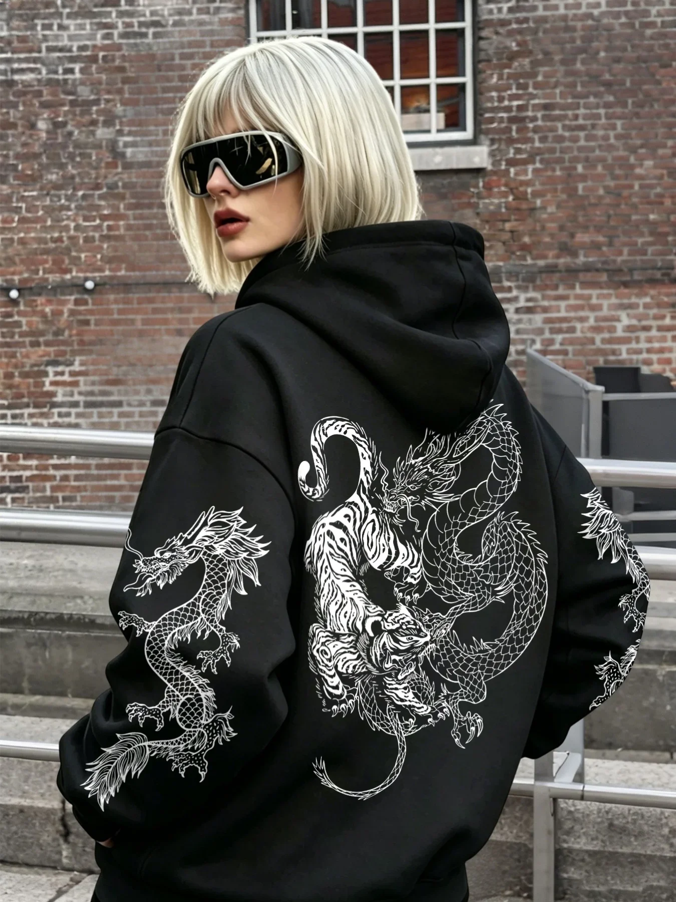 Men Japanese Mythology Hoodie Dragon Tiger Battle Print Samurai Yakuza Style Loose Fit Casual Streetwear Fall Winter Tops