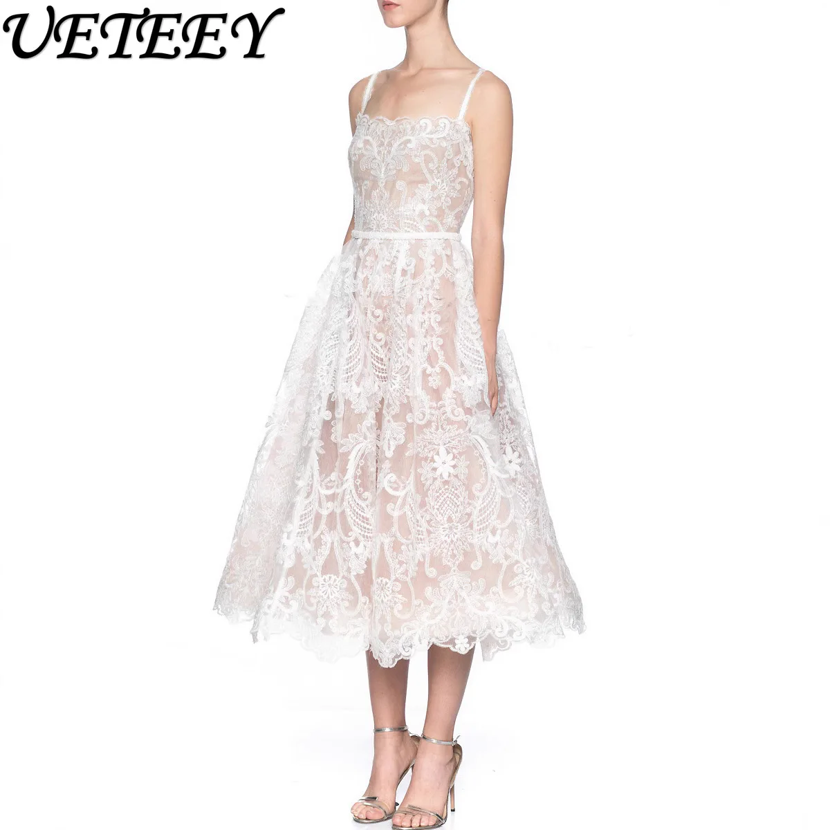 الفرنسية عالية الخصر بلا أكمام حفلة فستان طويل ضوء فاخر مزاجه المشاهير المطرزة منتصف طول فساتين الحمالات