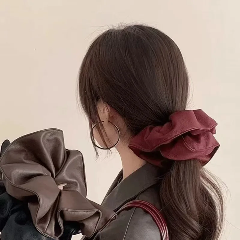Extra-large intestine-shaped hair tie, trendy 2025 new early autumn leather hair band, high-quality, hair-friendly, women's hair