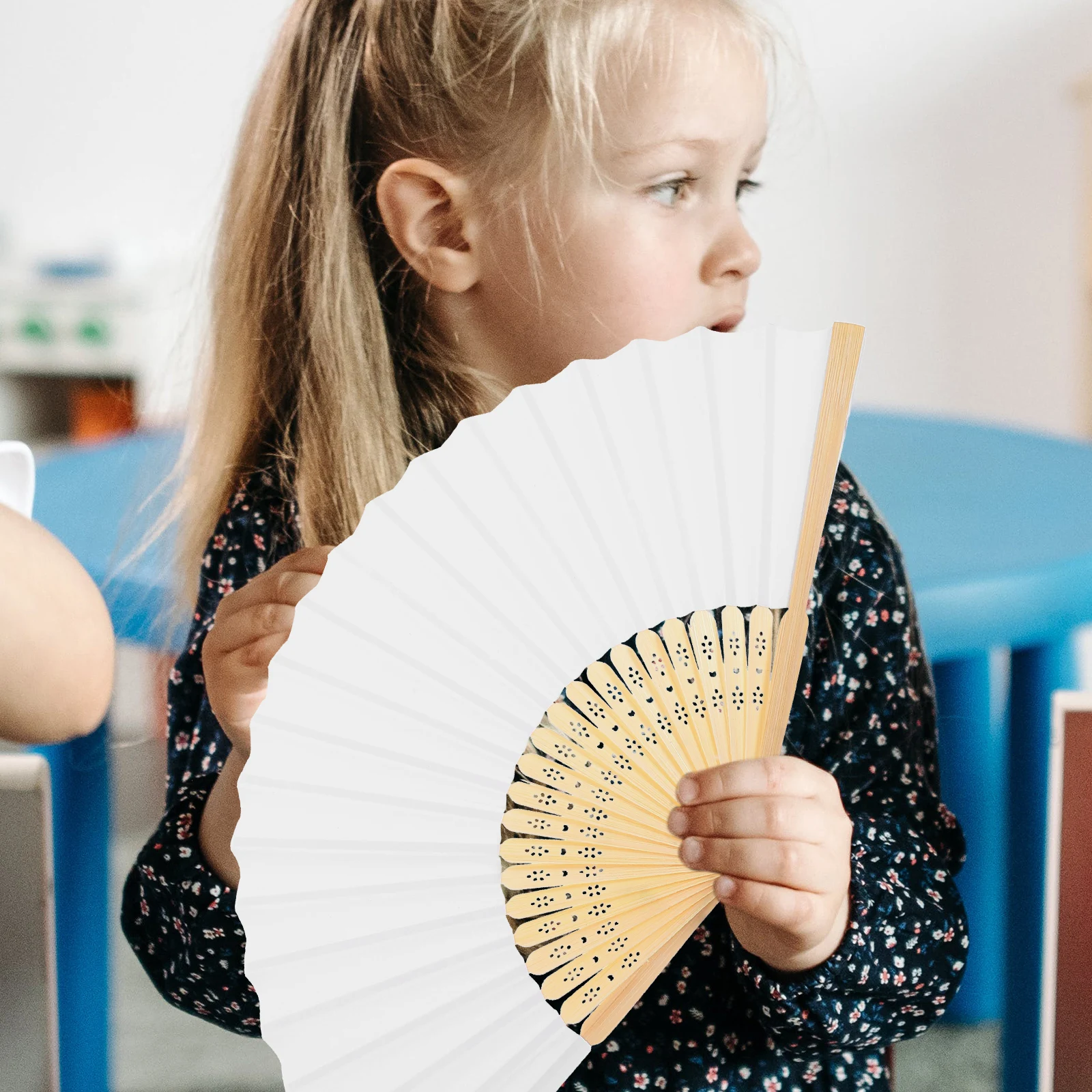 

8pcs Diy Painting Fans Blank Folding Paper Fan For Kids Children'S Painting Fun Craft Activity Decor