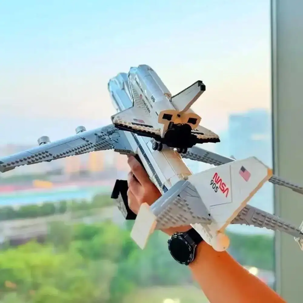 2025 جديد الإبداعية المكوك الناقل نموذج طائرة بنة طائرة المدينة طائرة 10360 للطفل عيد الميلاد هالوين هدية